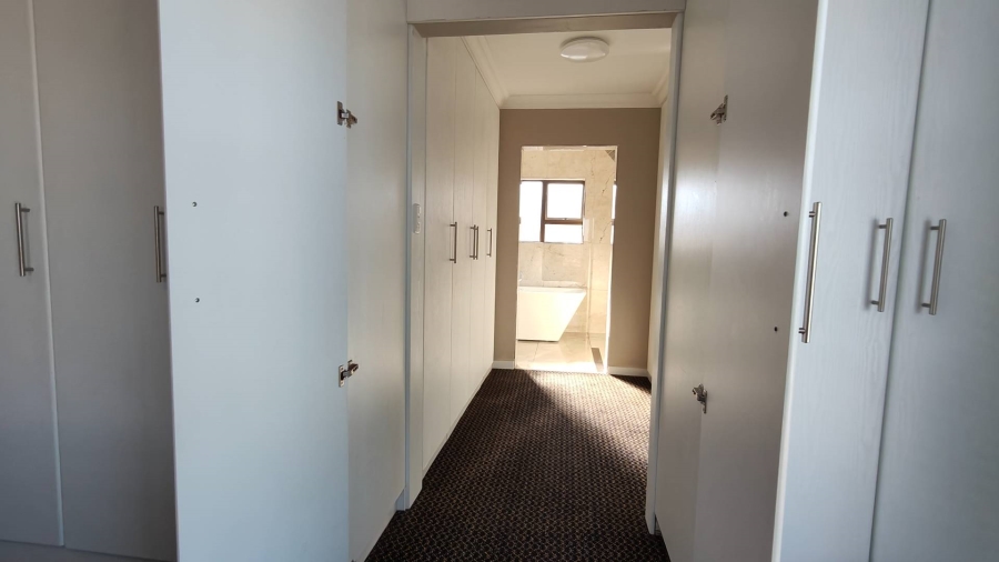 To Let 4 Bedroom Property for Rent in Monte Christo Western Cape